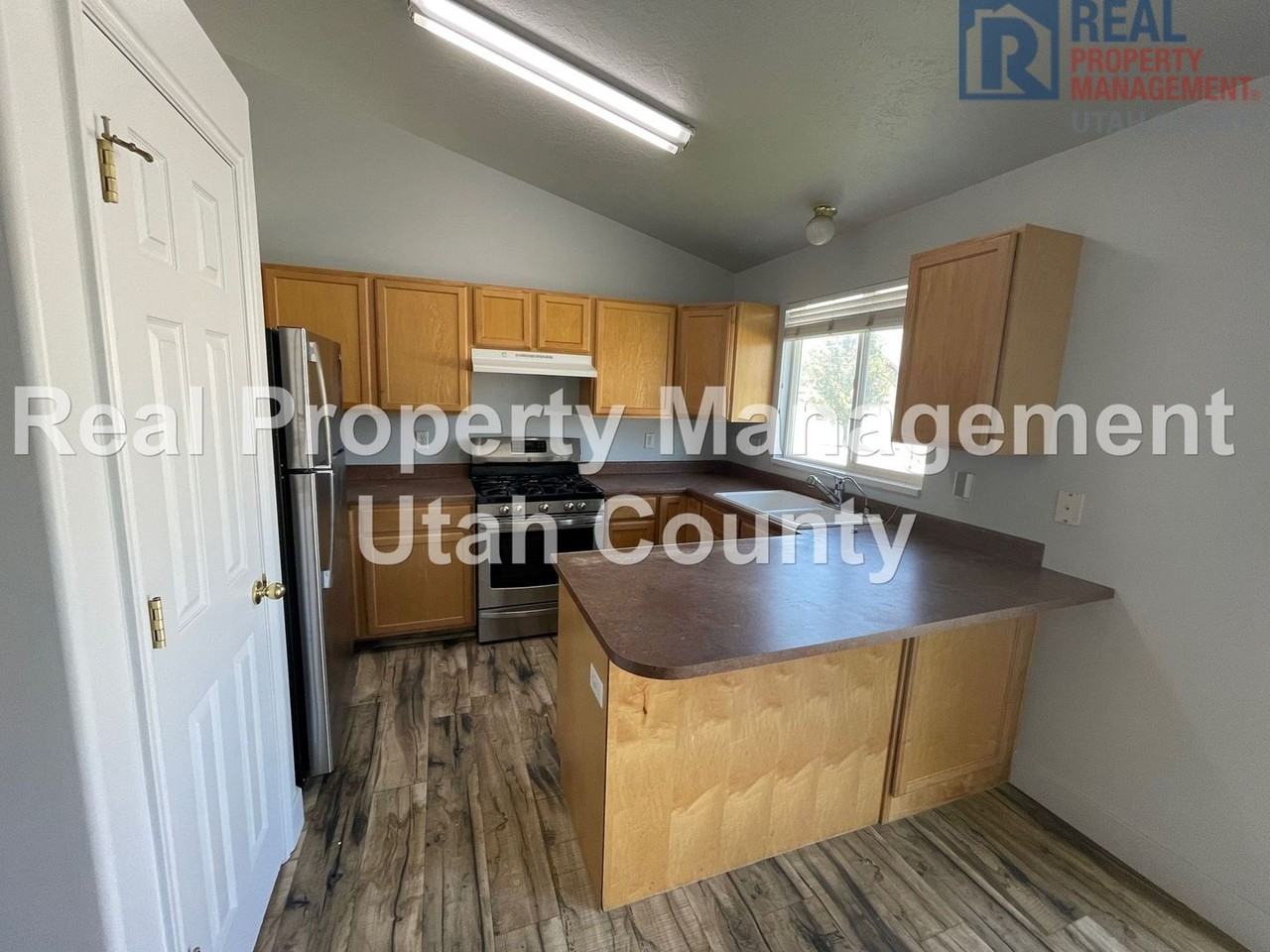 2067 E 1400 S - Photo 7 of 26