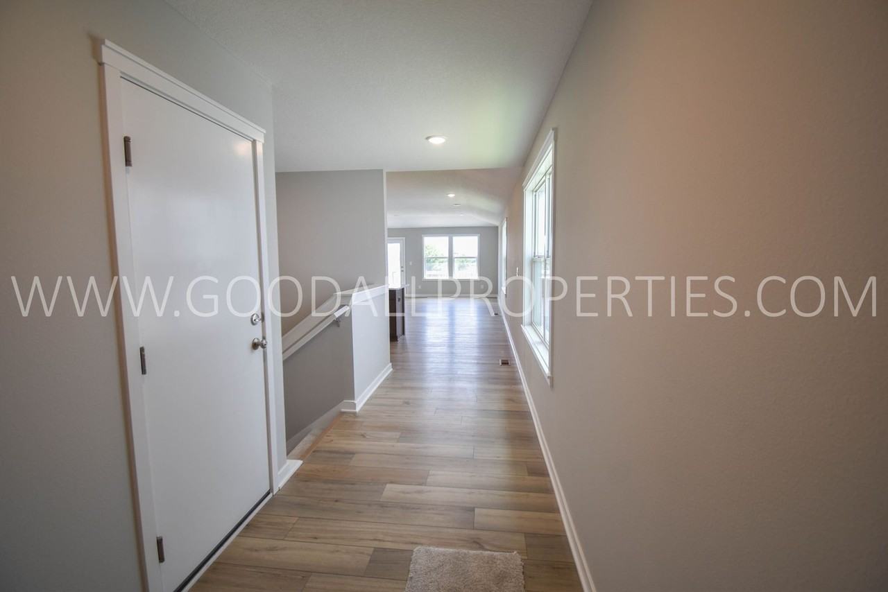 1100 Nw Yorktown Dr - Photo 6 of 29