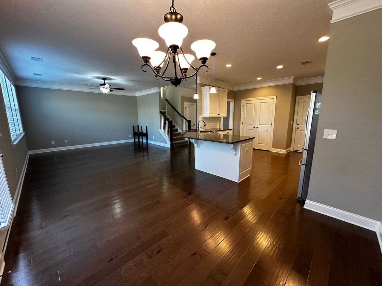 977 Glenhaven Dr - Photo 4 of 14