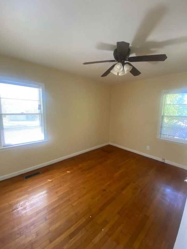 4025 Acacia Dr - Photo 4 of 10