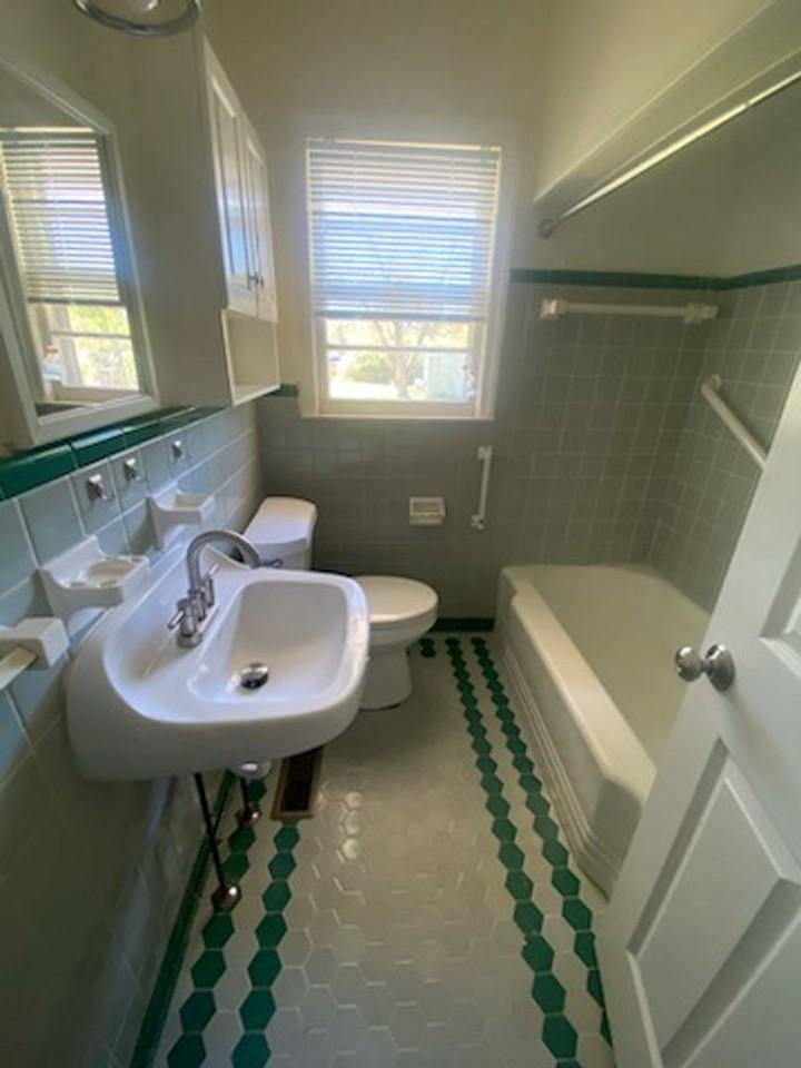 4025 Acacia Dr - Photo 6 of 10