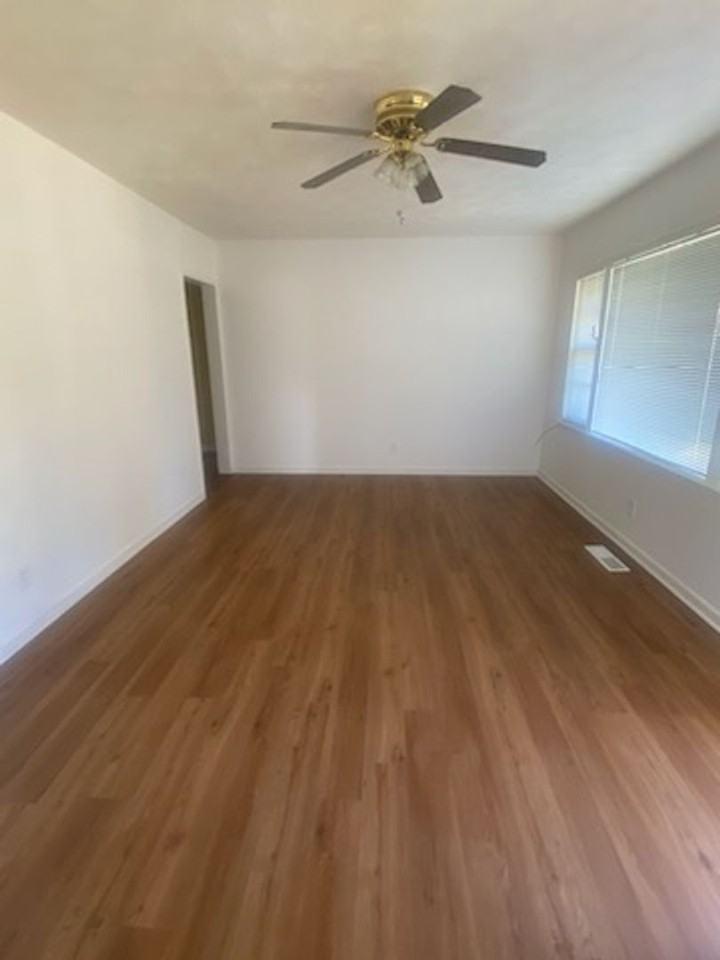 4025 Acacia Dr - Photo 2 of 10