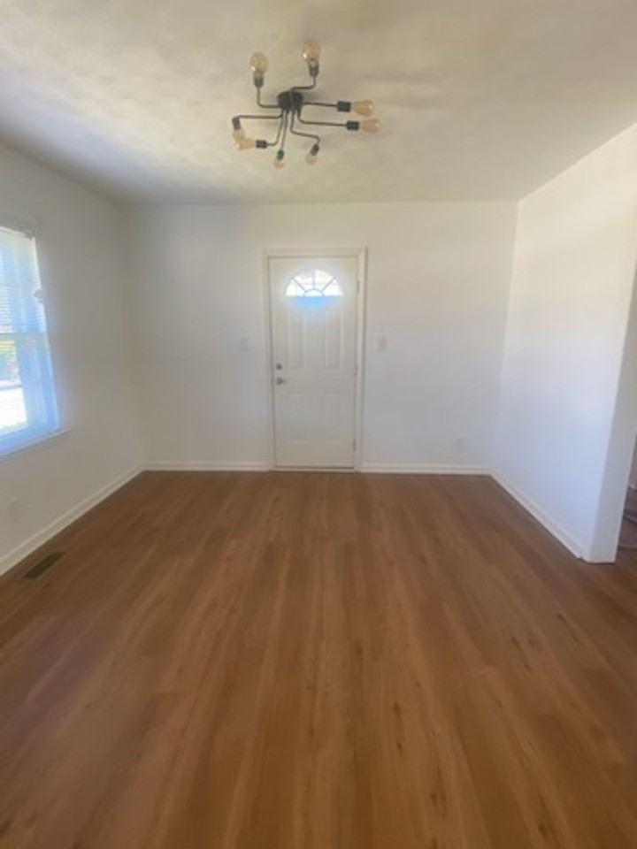 4025 Acacia Dr - Photo 3 of 10
