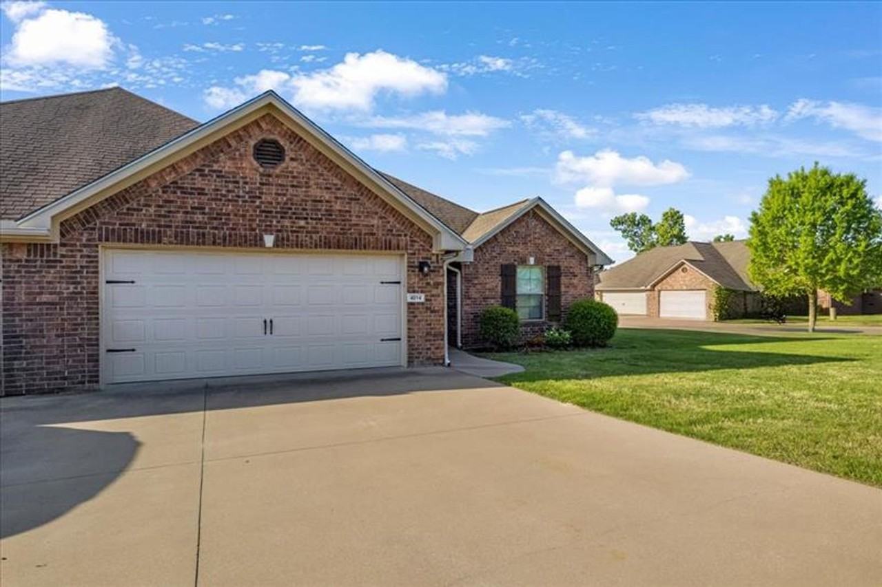 4011 Stonebridge Dr - Photo 2 of 23
