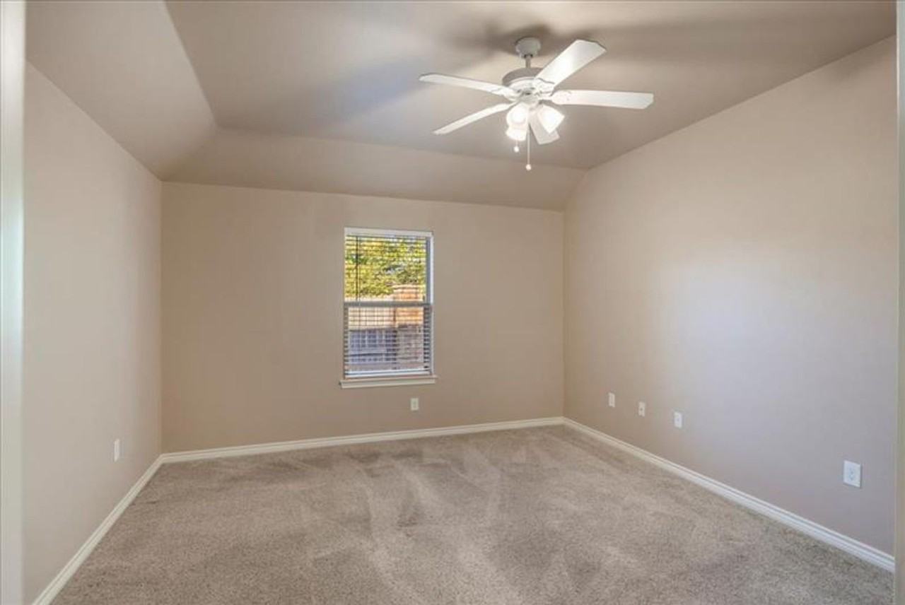 4011 Stonebridge Dr - Photo 6 of 23
