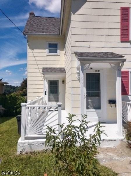 83 Allen St #1 - Photo 2 of 16