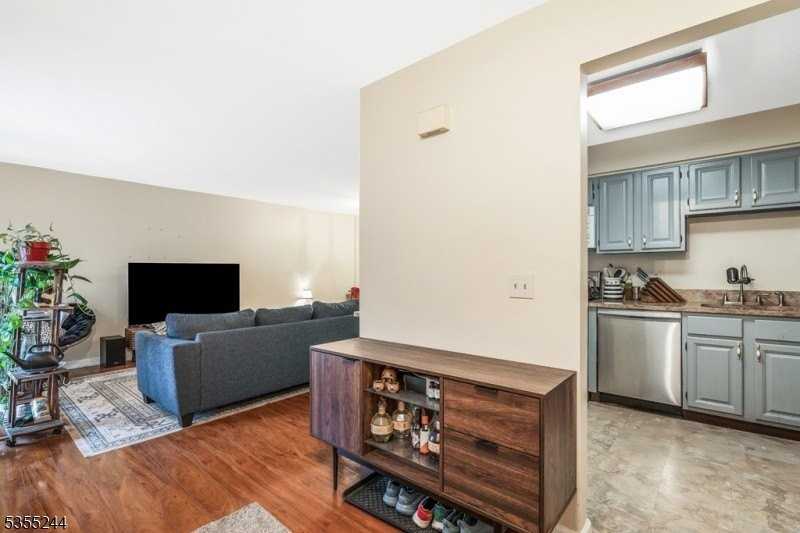 105 Alexandria Way - Photo 7 of 25