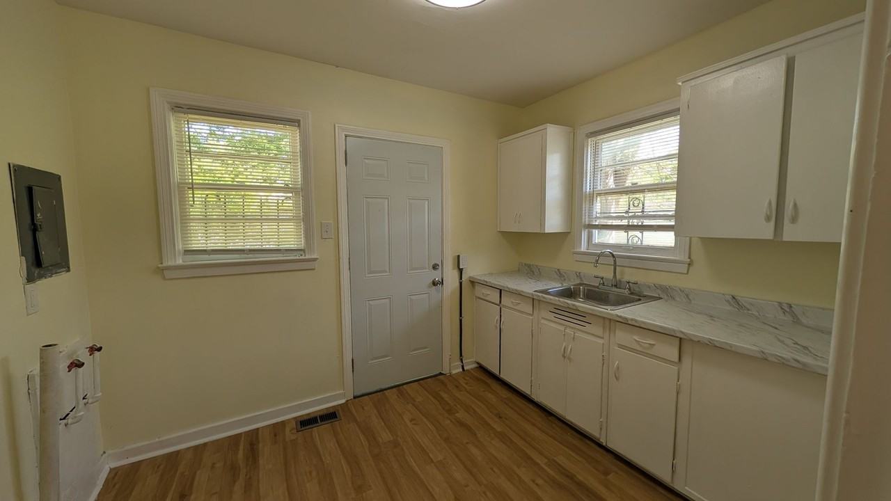 336 Mcpherson Ave - Photo 2 of 13
