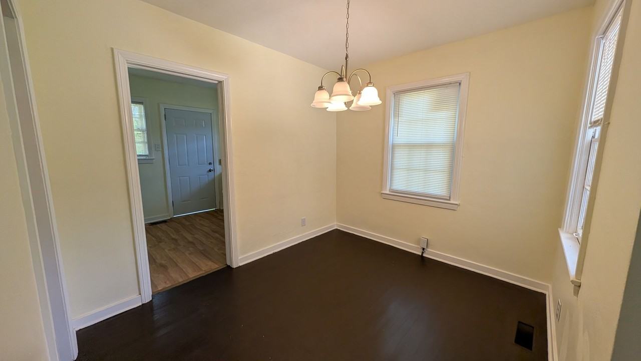 336 Mcpherson Ave - Photo 4 of 13