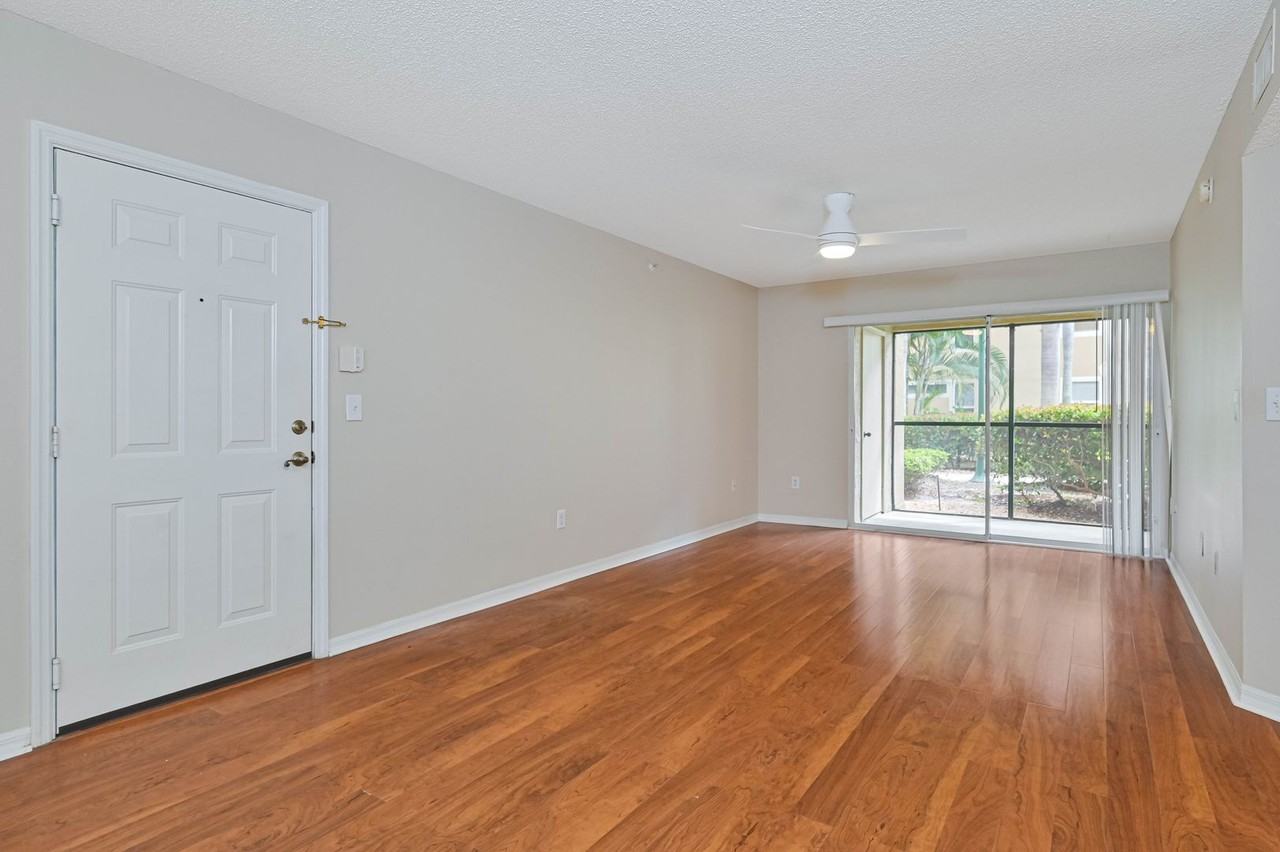 8920 Colonnades Ct E #514 - Photo 5 of 24