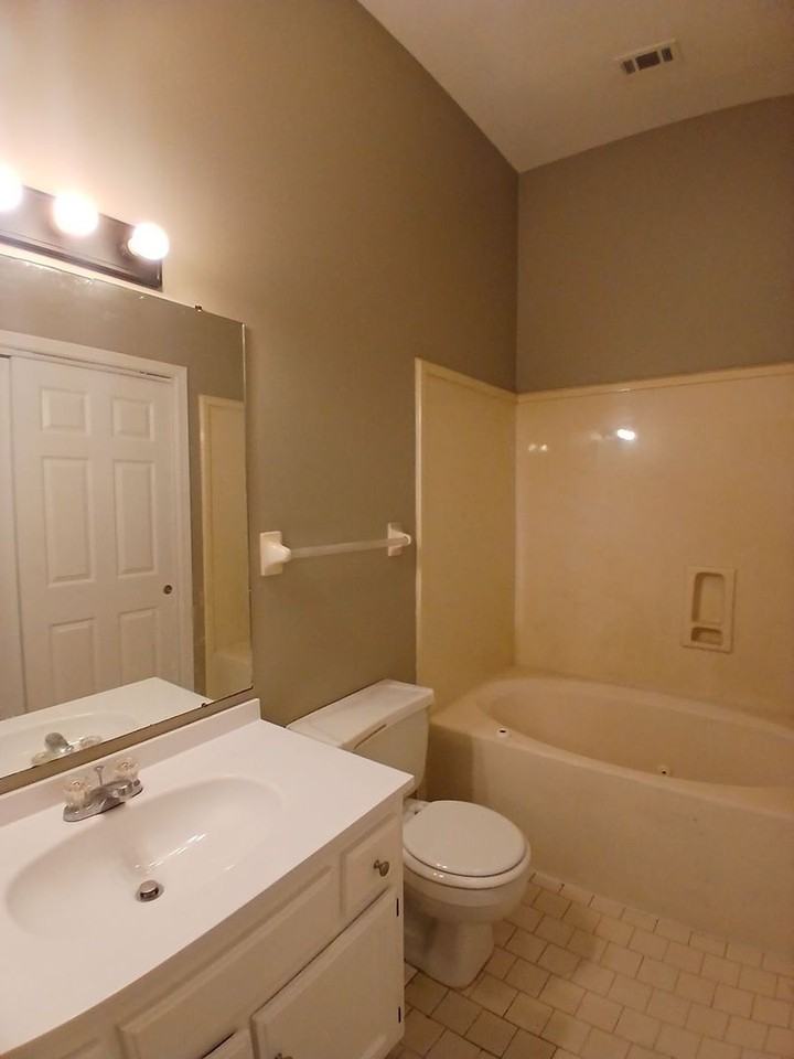 2689 Bay Pointe Cir N - Photo 6 of 12