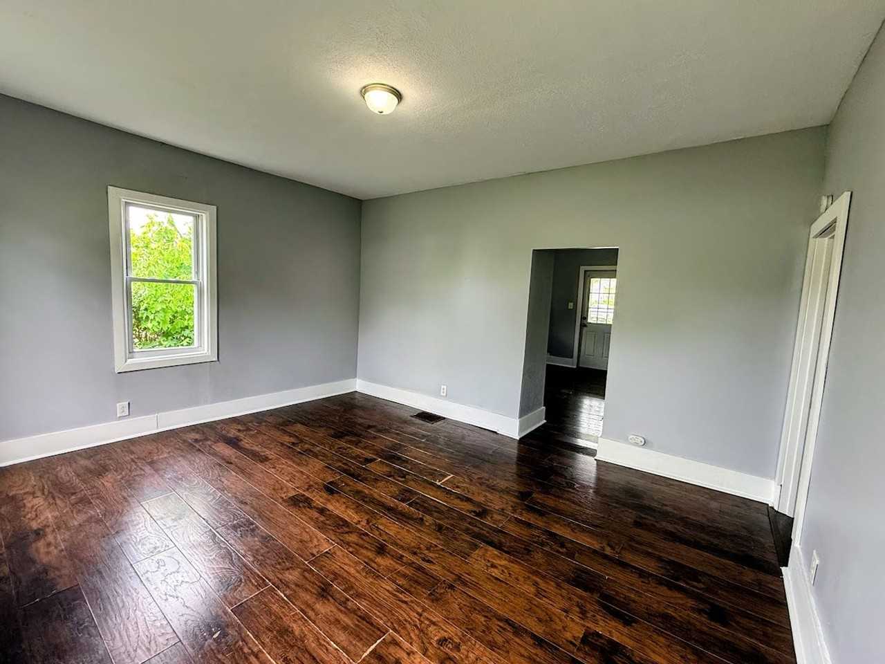 316 Young Ave Ne - Photo 2 of 11