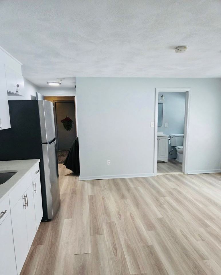 272 Worcester St. - Photo 5 of 8