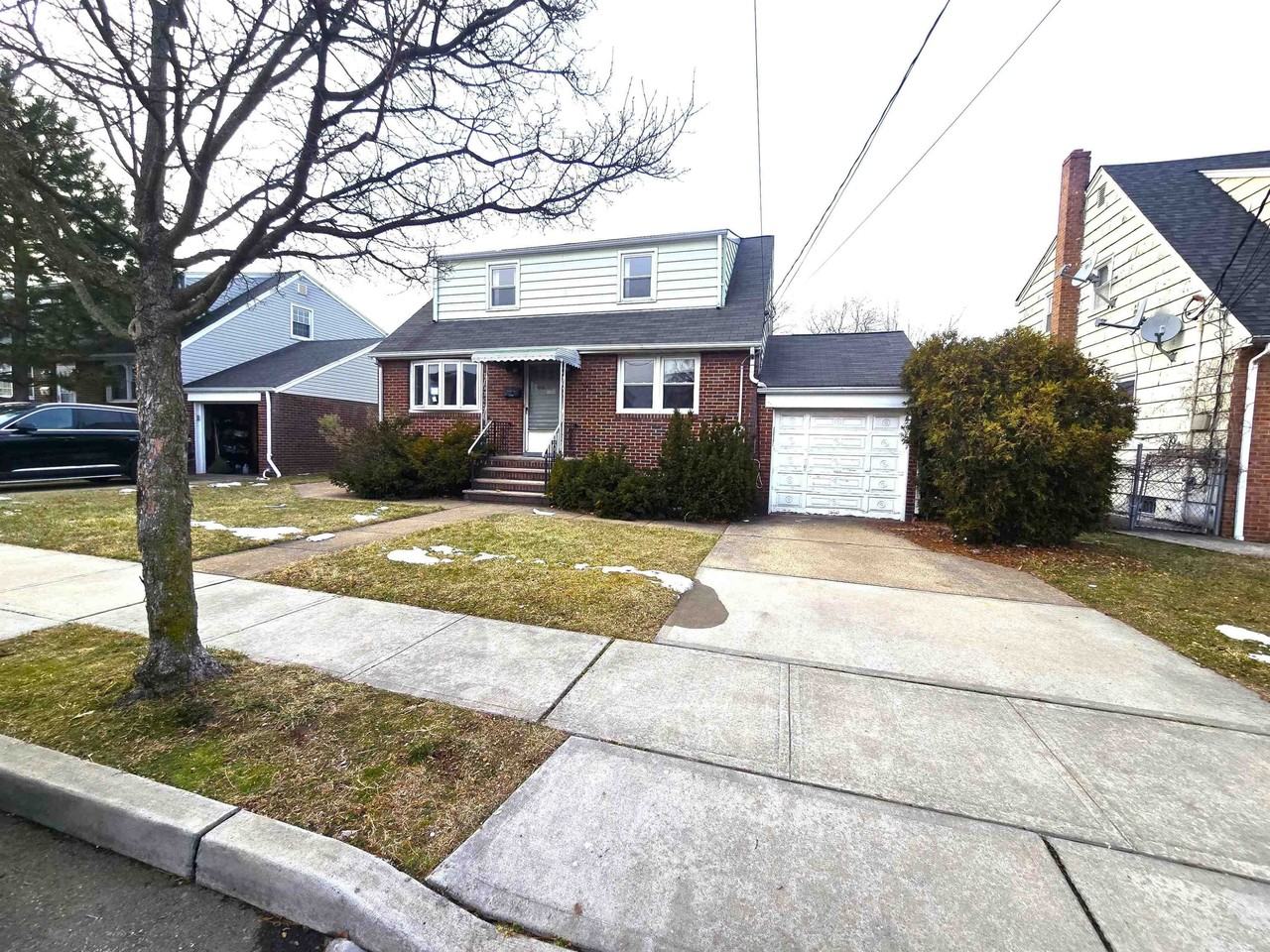 701 4th St - Photo 2 of 20