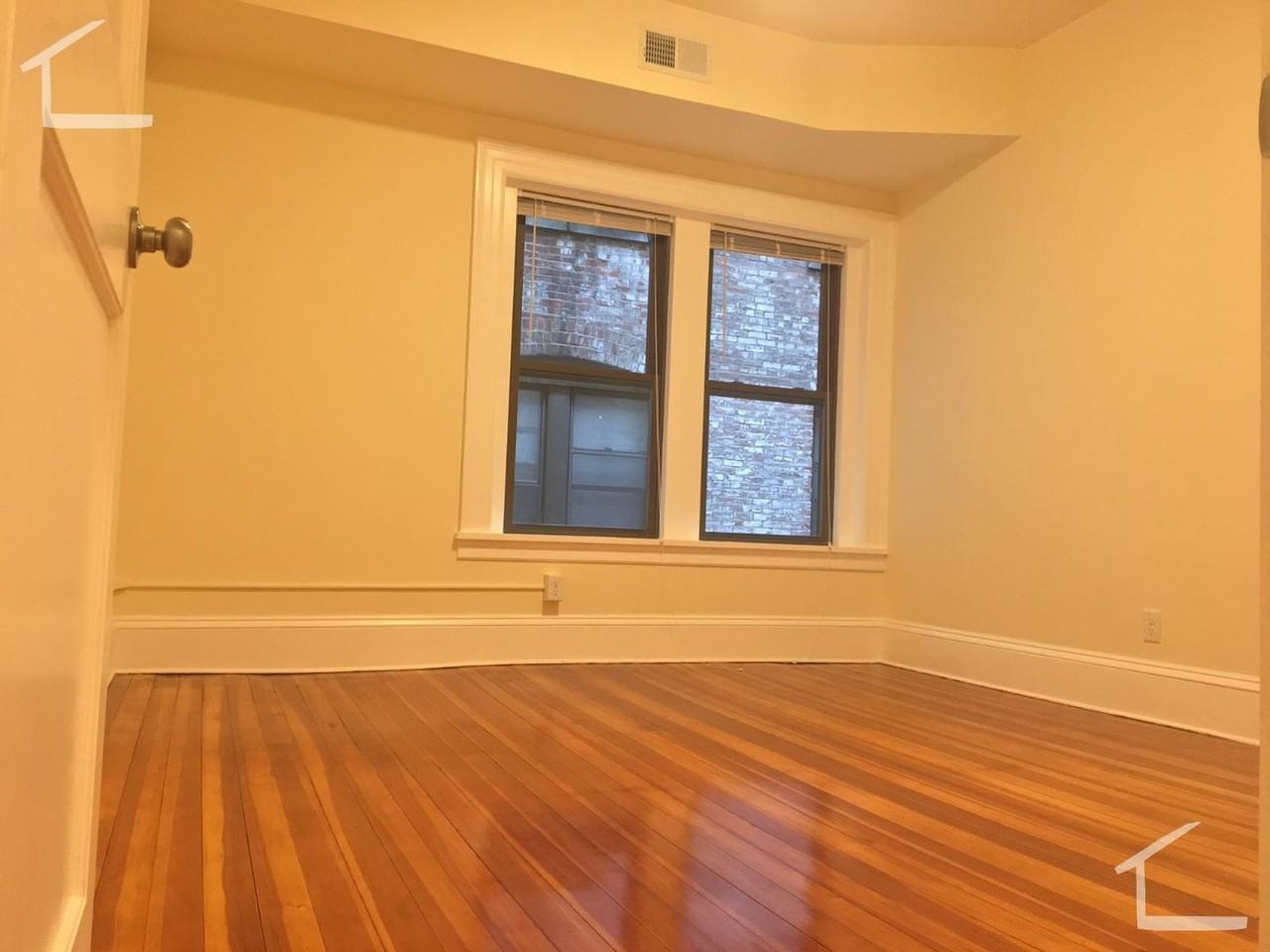 1465 Beacon St - Photo 4 of 7