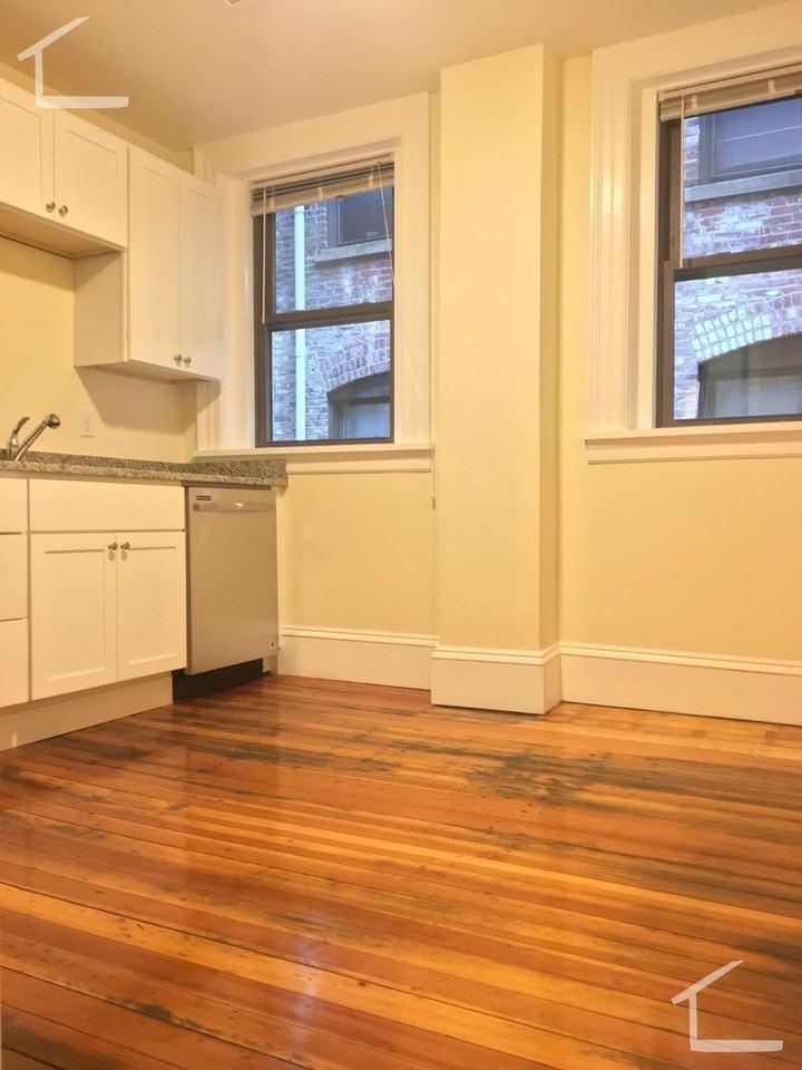 1465 Beacon St - Photo 6 of 7