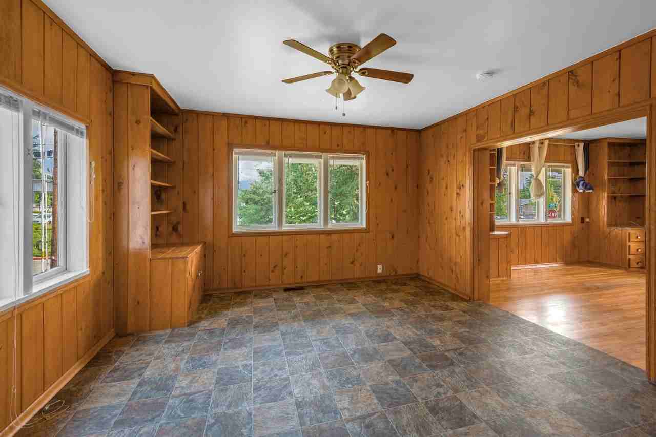 1348 6th St - Photo 4 of 18