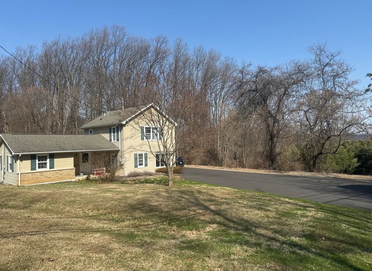 3676 Lower Saucon Rd - Photo 2 of 22