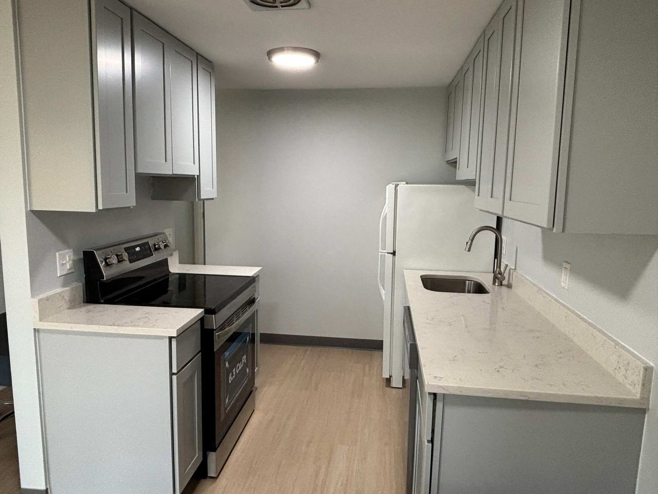 39 Therese Ave - Photo 2 of 11