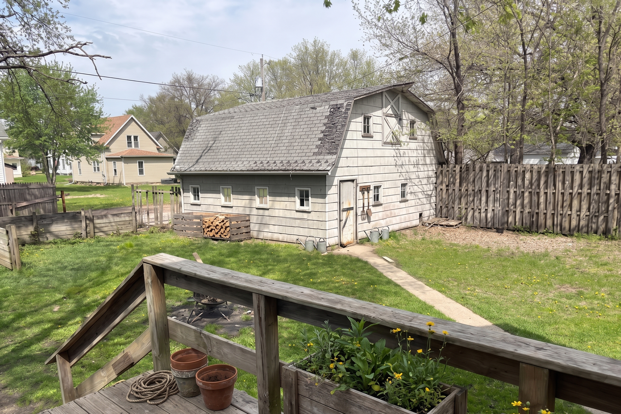 203 Reed St - Photo 5 of 11