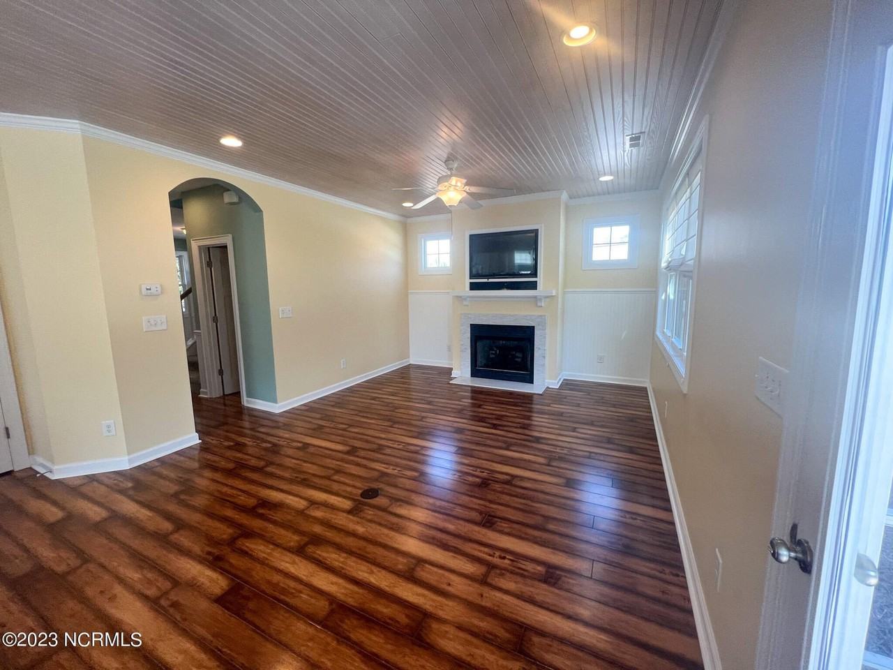 103 Holland Farm Rd - Photo 7 of 44