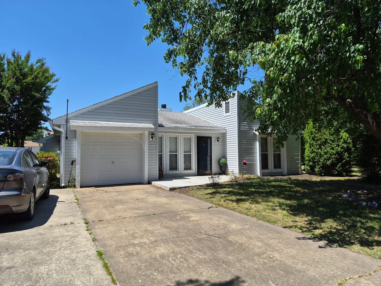 1301 Cypress Pl - Photo 3 of 15