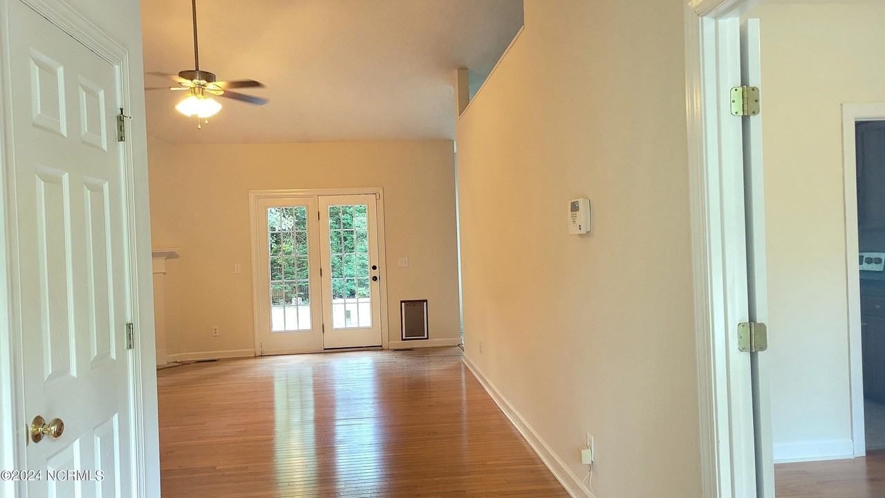 235 W Hedgelawn Way - Photo 3 of 44