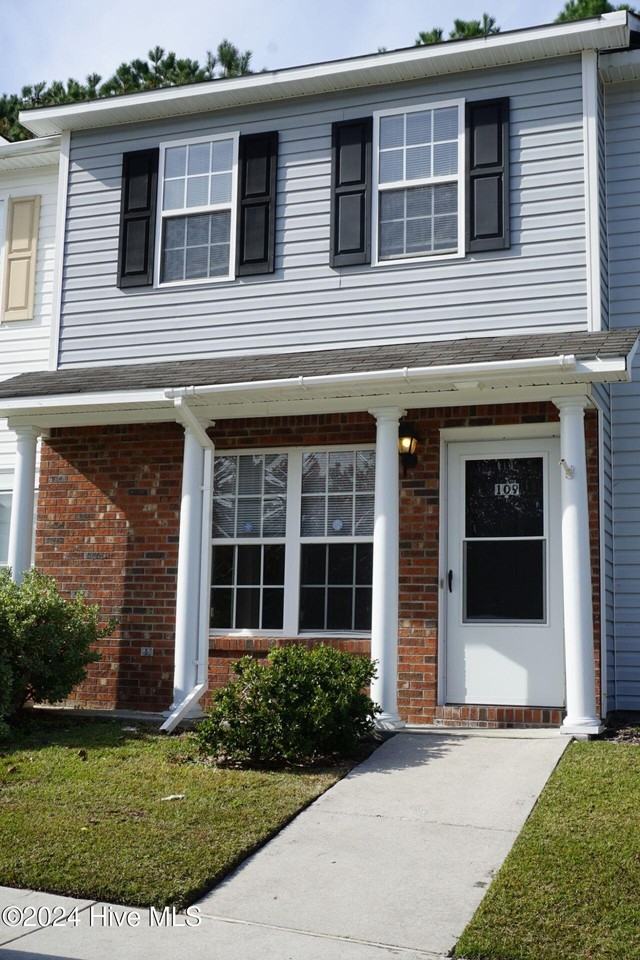 109 Spring Meadows Cir - Photo 2 of 27