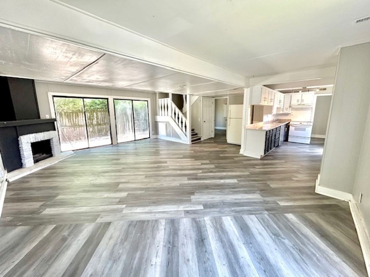 4216 Chalet Cir Nw - Photo 3 of 15