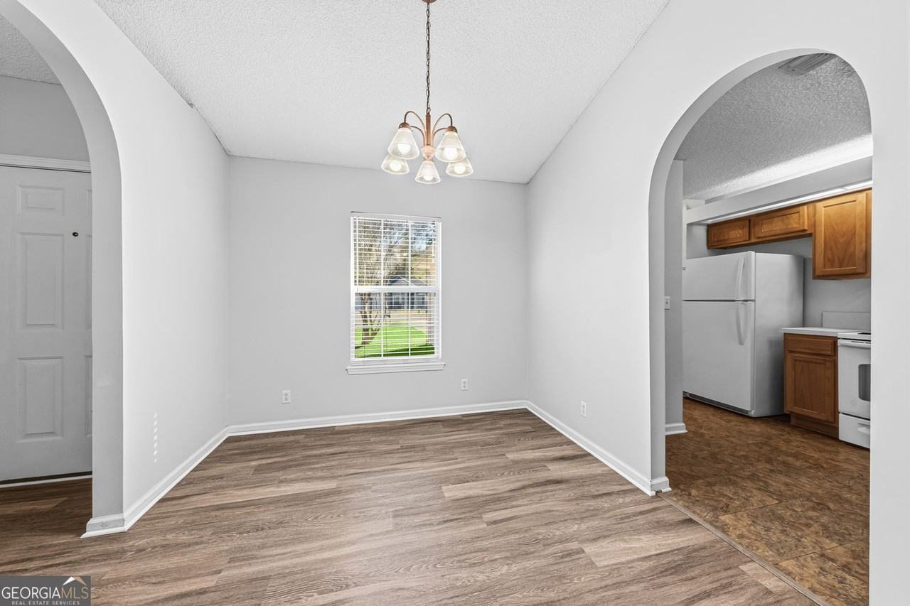 401 Maggie Way - Photo 5 of 22