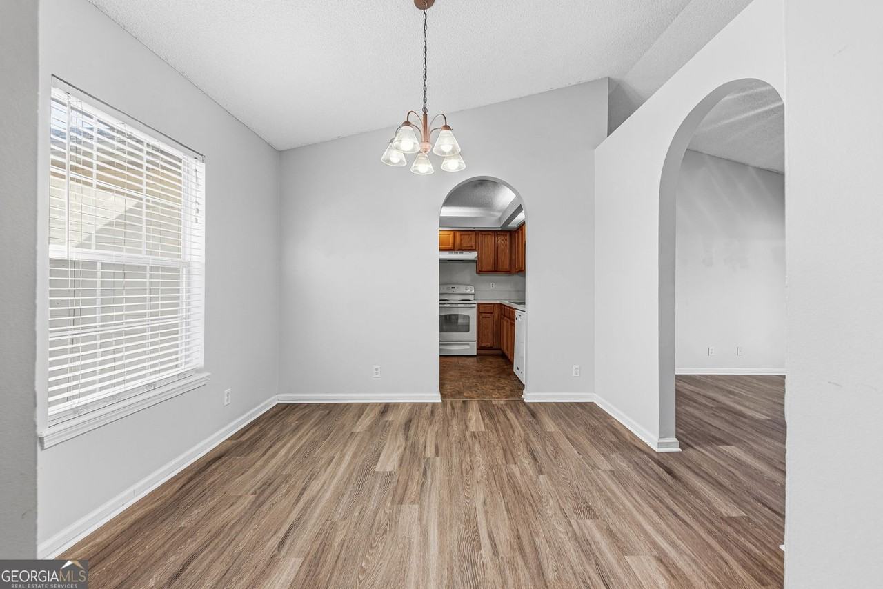 401 Maggie Way - Photo 7 of 22