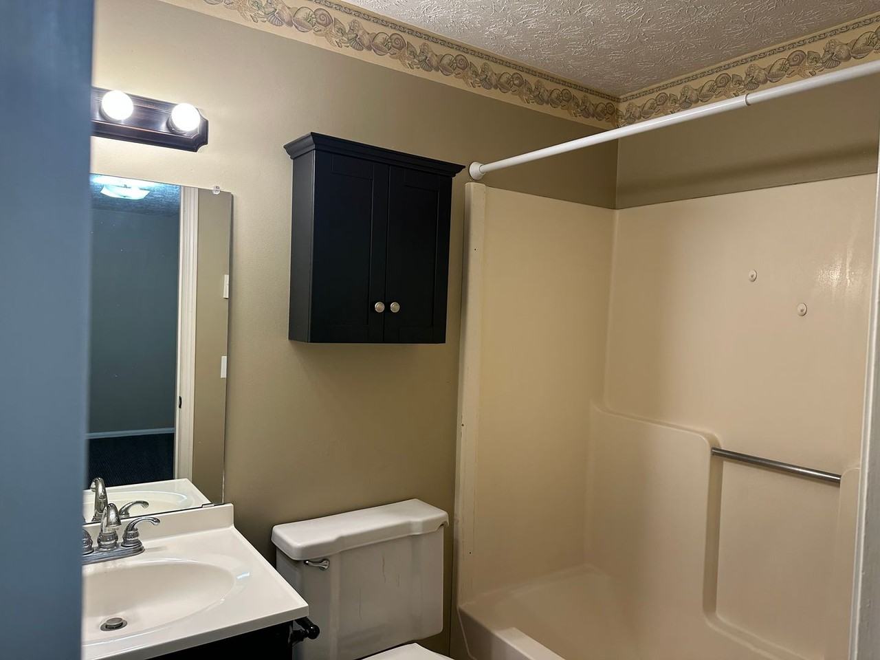 802 12th St Nw - Photo 3 of 7