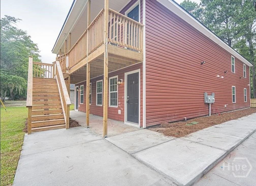 402 E 3rd St #B - Photo 3 of 25