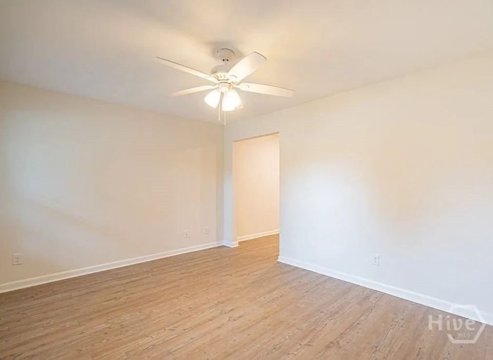 402 E 3rd St #B - Photo 4 of 25