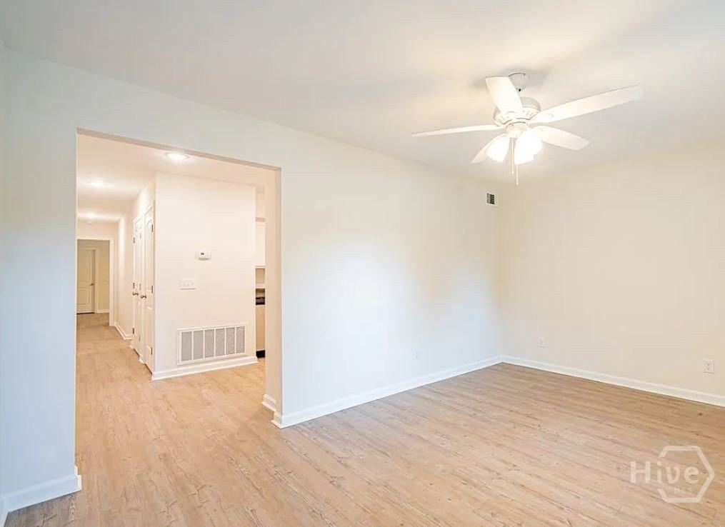 402 E 3rd St #B - Photo 5 of 25