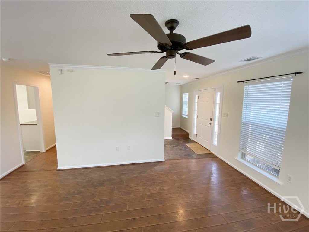 205 Salt Landing Cir - Photo 4 of 47