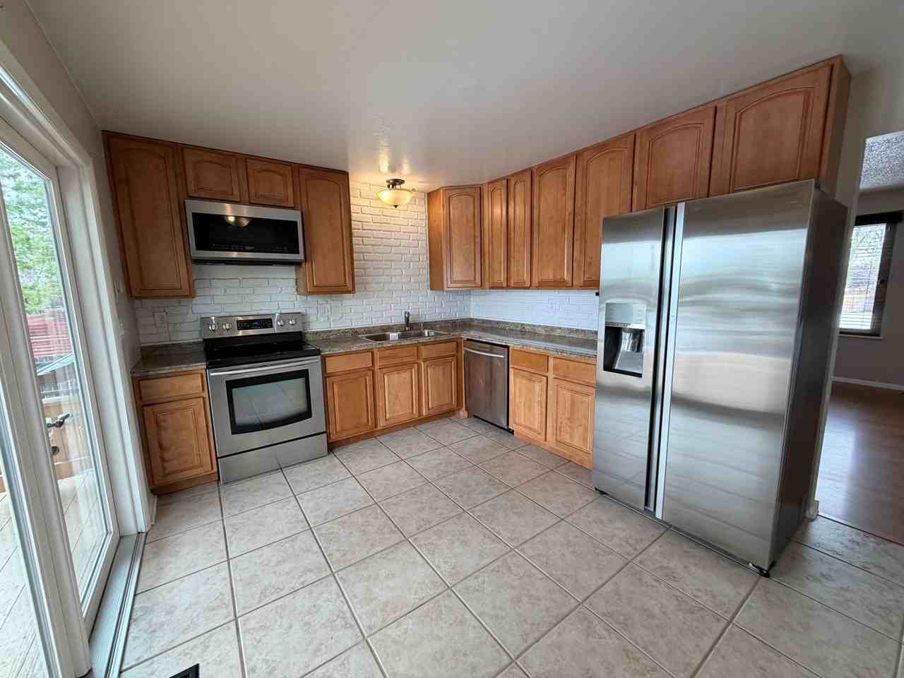 8620 W Euclid Pl - Photo 2 of 34