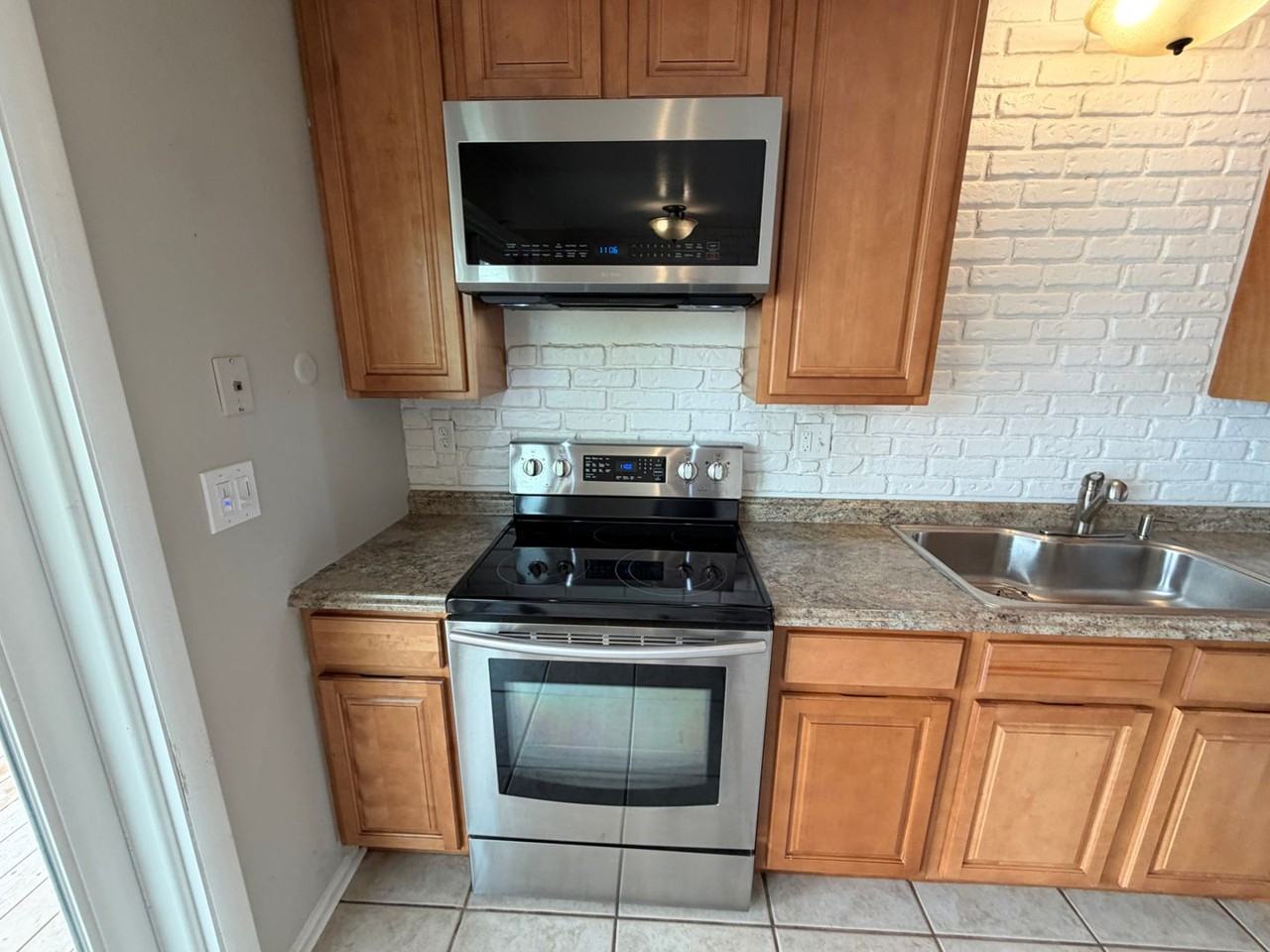 8620 W Euclid Pl - Photo 3 of 34