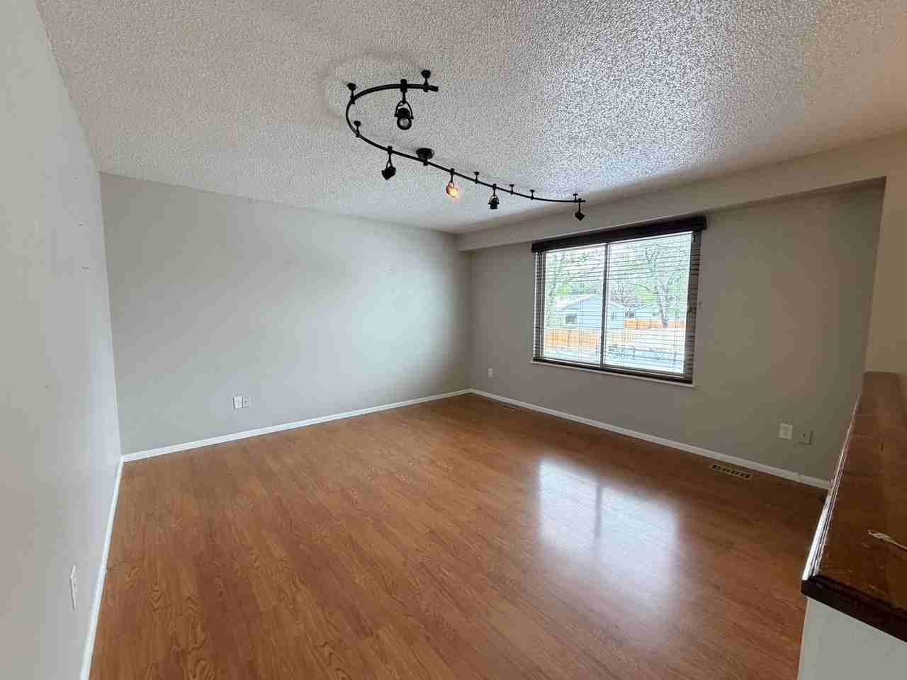 8620 W Euclid Pl - Photo 7 of 34
