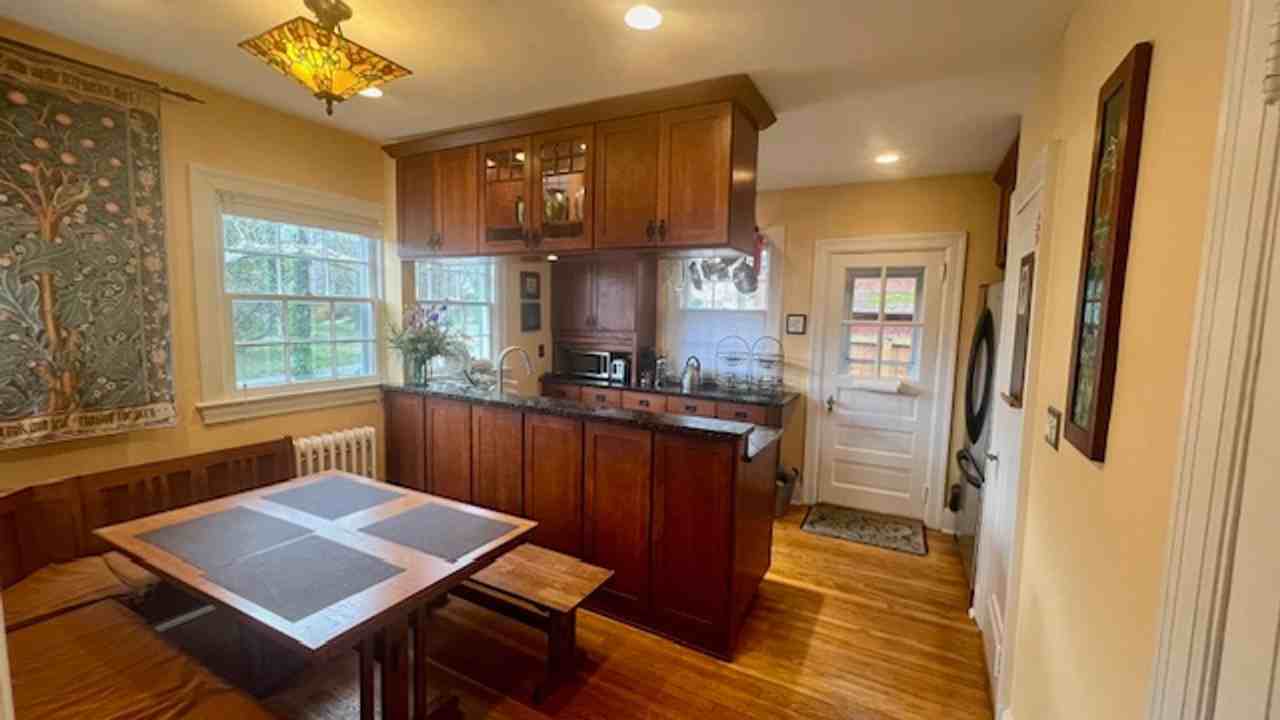 9201 Flower Ave - Photo 4 of 32