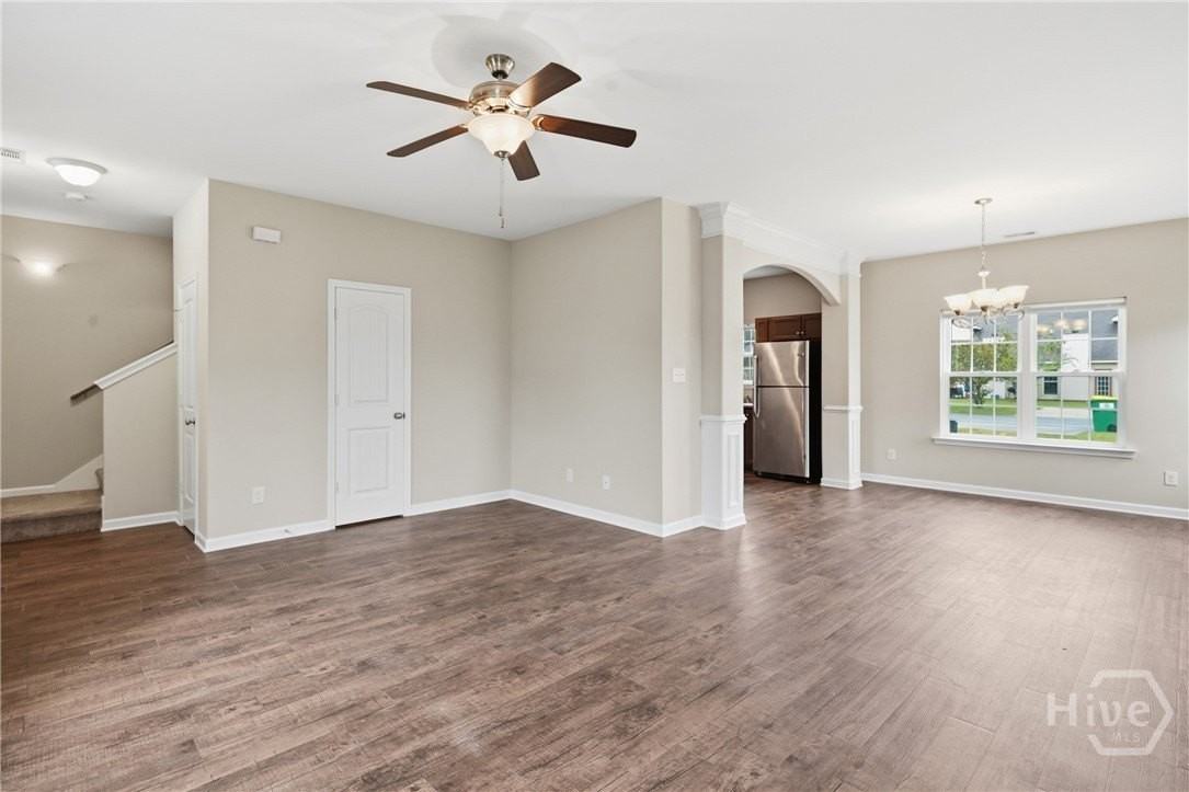 405 Old Ivy Sq - Photo 6 of 50