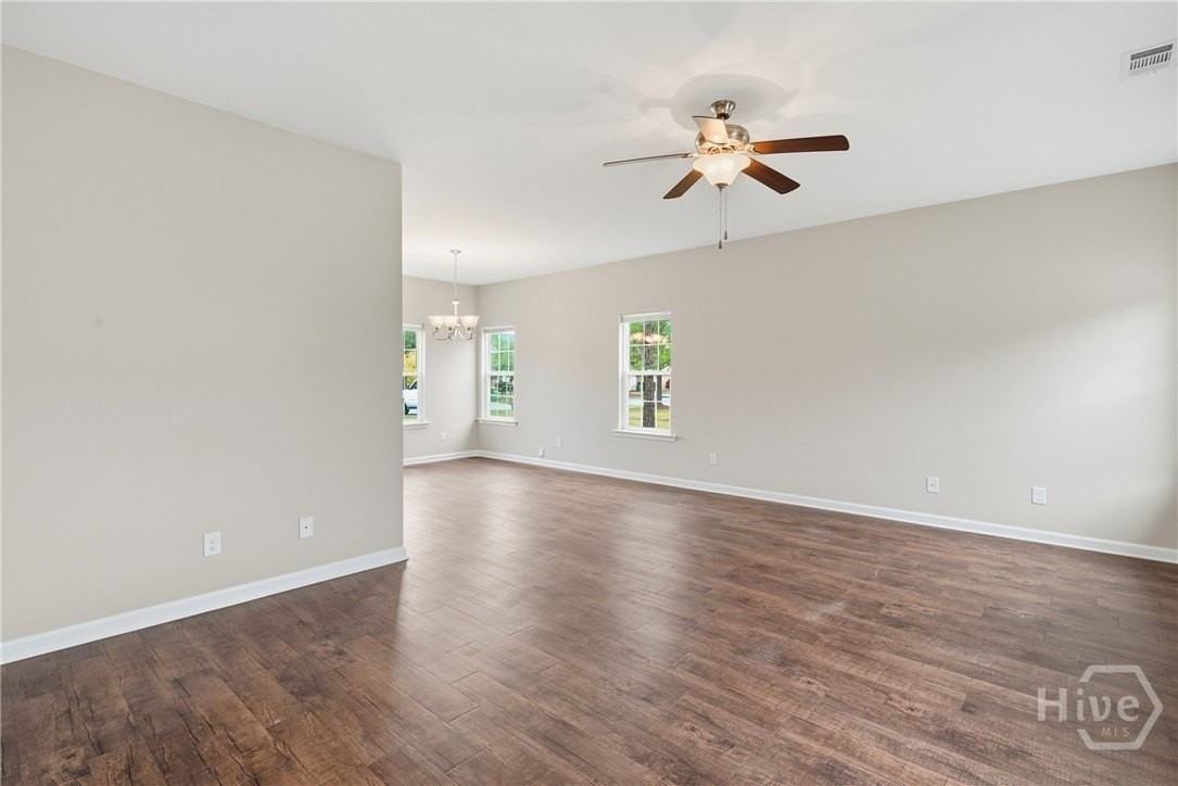 405 Old Ivy Sq - Photo 7 of 50