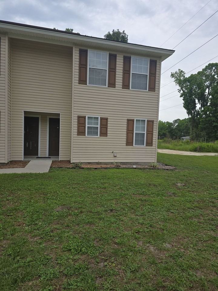 9826B Whitefield Ave - Photo 2 of 15