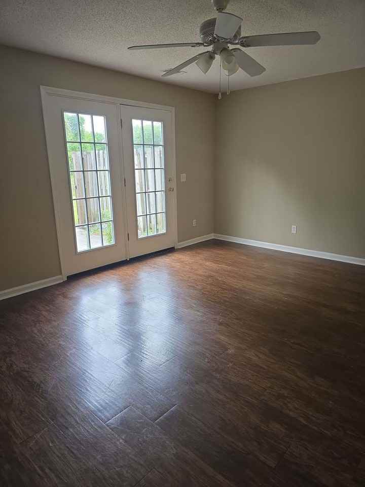 9826B Whitefield Ave - Photo 5 of 15