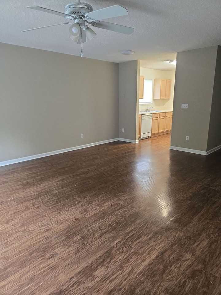 9826B Whitefield Ave - Photo 6 of 15