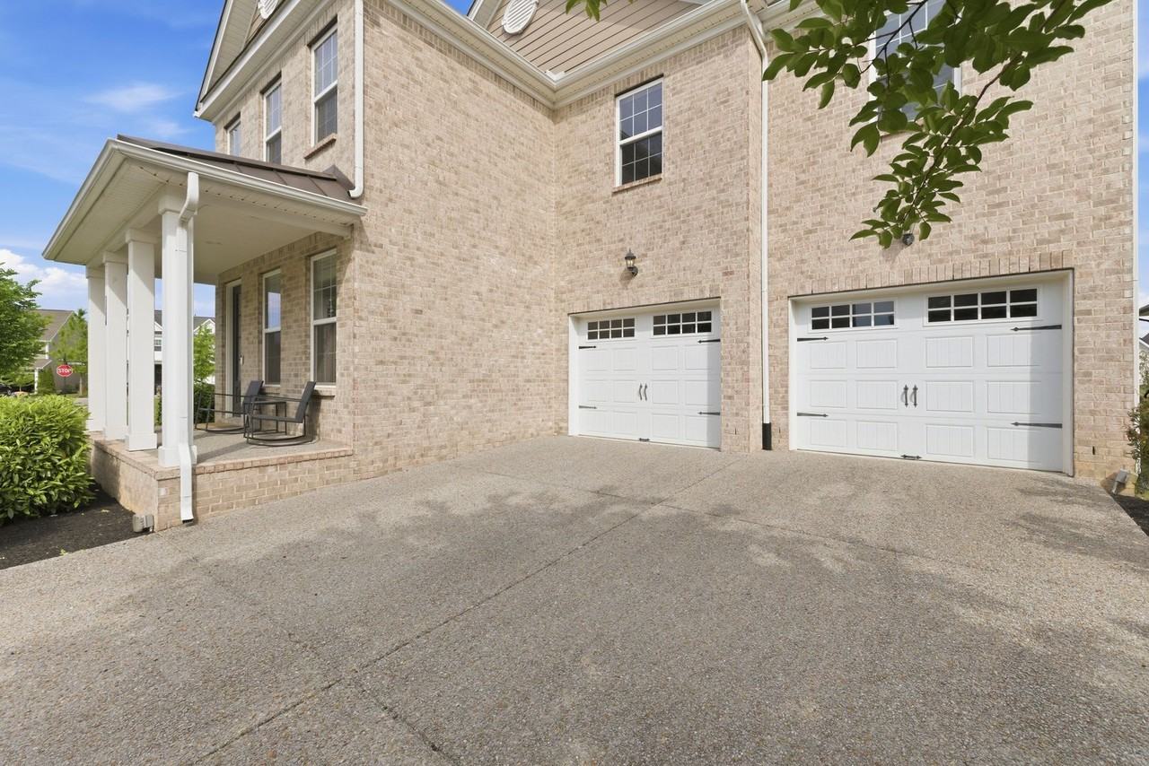 1013 Crisp Springs Dr - Photo 5 of 45