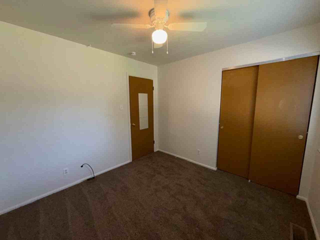 153 Willis Ave - Photo 6 of 21