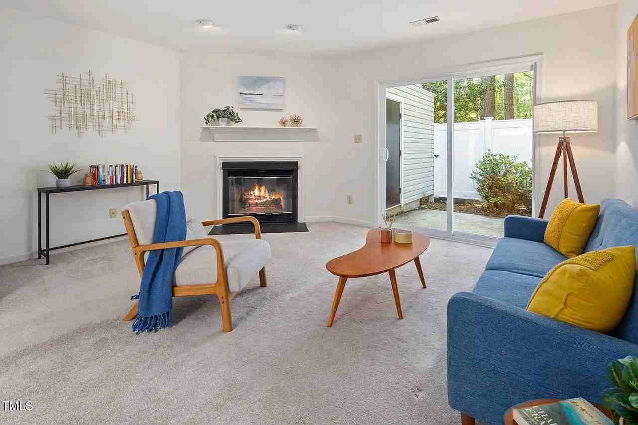 6 Parson Chase - Photo 2 of 14