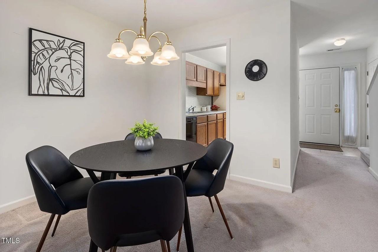6 Parson Chase - Photo 4 of 14