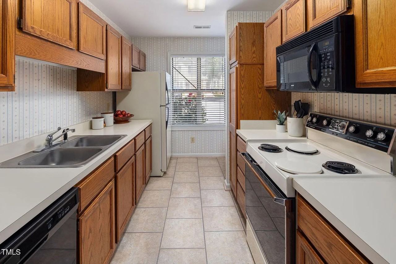 6 Parson Chase - Photo 5 of 14